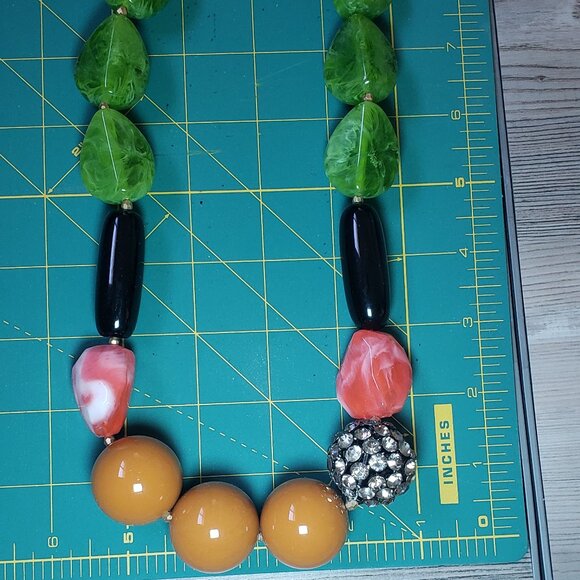 Necklace. Large beads. Awesome look! - Picture 2 of 3